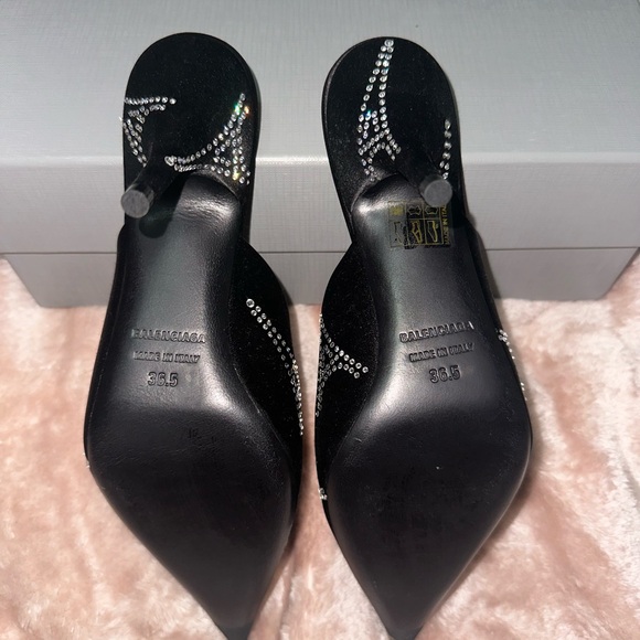 Balenciaga Crystal Eiffel Tower Mule Heels Size 36 
100% authentic - Picture 4 of 6